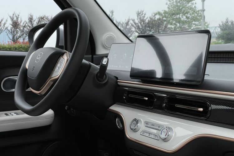 Used Chery QQ Domi 2025 Model 305km Comfort Edition Exterior 5