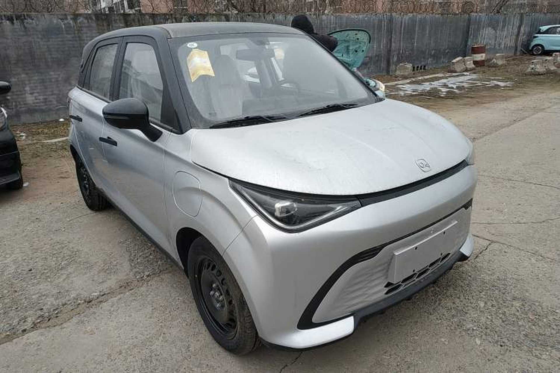 Used Chery QQ Domi 2025 Model 405km Comfort Edition Front Right 45 Deg
