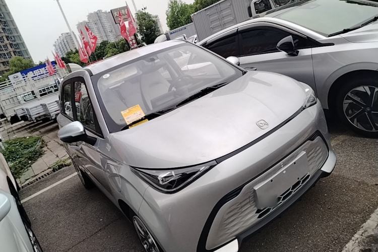 Used Chery QQ Domi 2025 Model 305km Comfort Edition Front Right 45 Deg