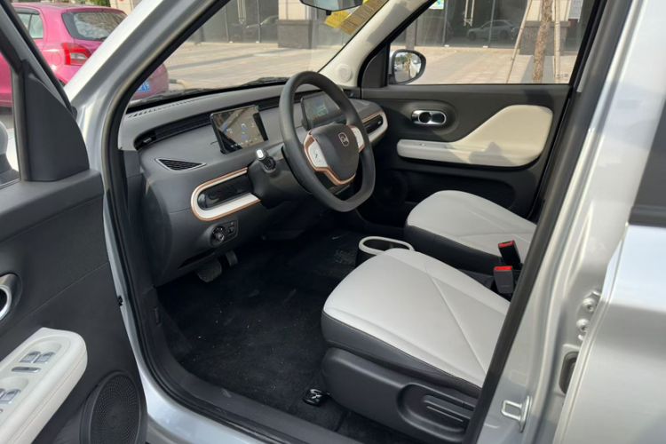 Used Chery QQ Domi 2025 Model 305km Comfort Edition Interior 2