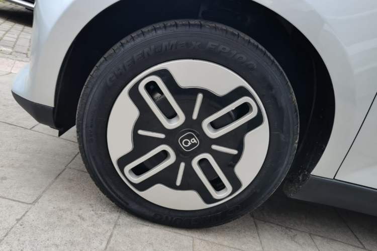 Used Chery QQ Domi 2025 Model 305km Comfort Edition Left Front Wheel Hub
