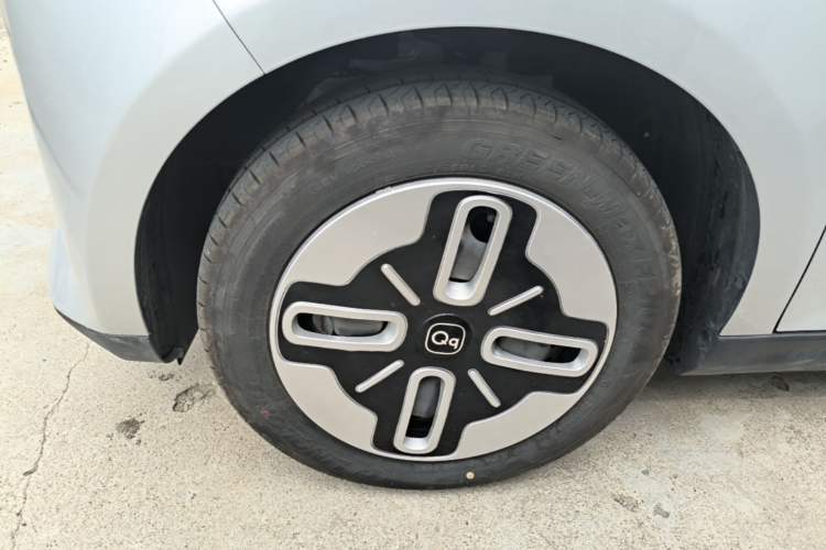 Used Chery QQ Domi 2025 Model 305km Comfort Edition Left Front Wheel Hub