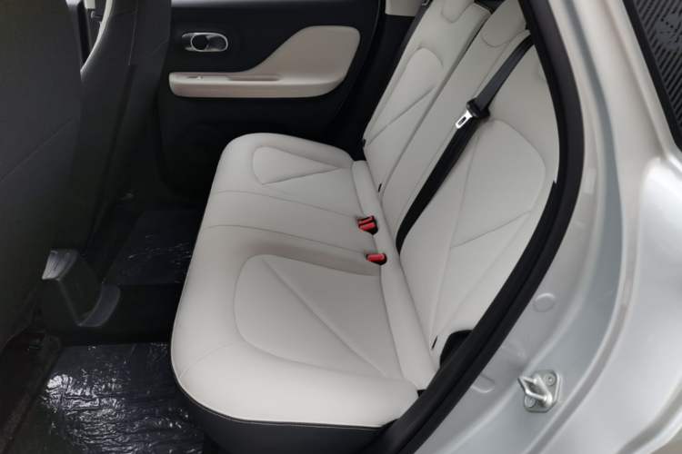 Used Chery QQ Domi 2025 Model 305km Comfort Edition Left Rear Seat