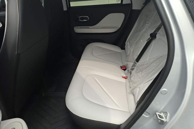 Used Chery QQ Domi 2025 Model 305km Comfort Edition Left Rear Seat