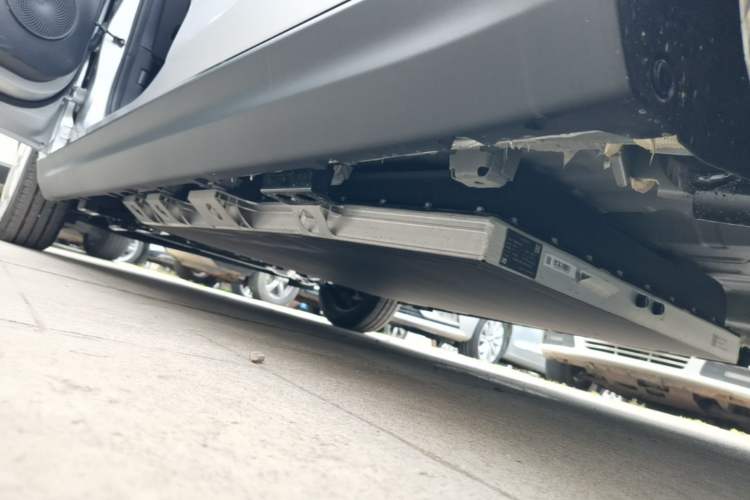 Used Chery QQ Domi 2025 Model 305km Comfort Edition Left Side Sill