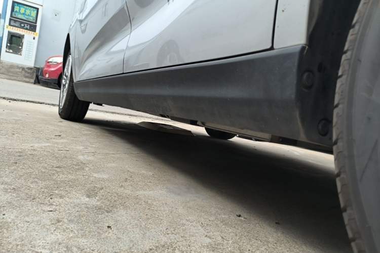 Used Chery QQ Domi 2025 Model 305km Comfort Edition Left Side Sill