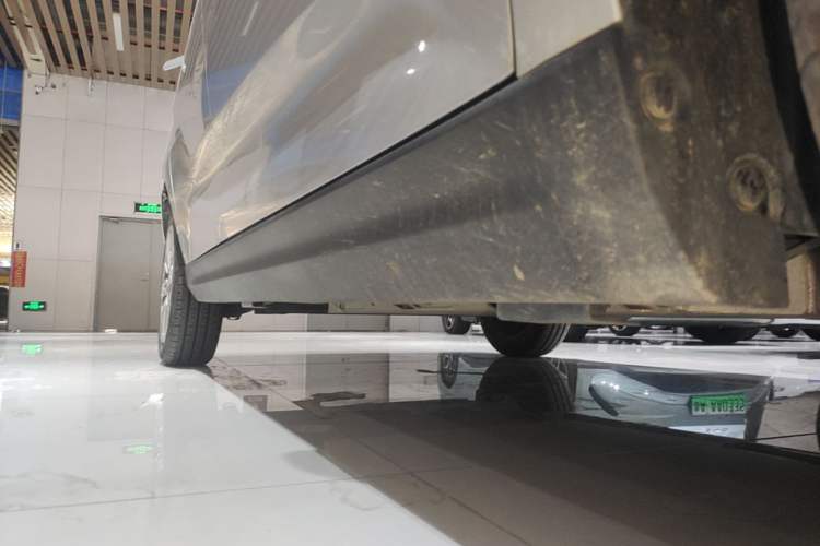Used Chery QQ Domi 2025 Model 305km Comfort Edition Right Side Sill