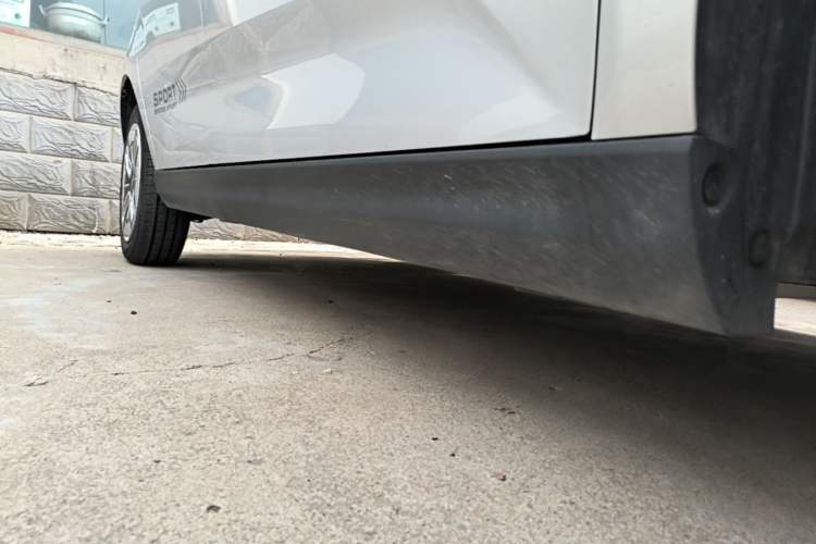 Used Chery QQ Domi 2025 Model 305km Comfort Edition Right Side Sill