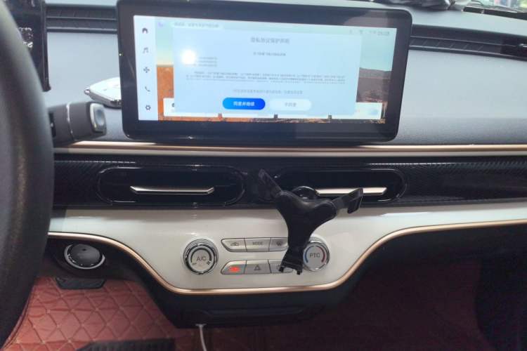 Used Chery QQ Domi 2025 Model 305km Comfort Edition Audio And AC Panel
