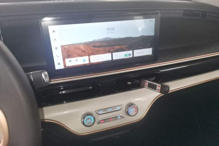 Used Chery QQ Domi 2025 Model 305km Comfort Edition Audio And AC Panel