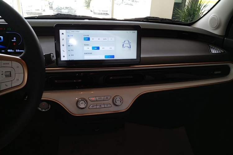 Used Chery QQ Domi 2025 Model 305km Comfort Edition Audio And AC Panel