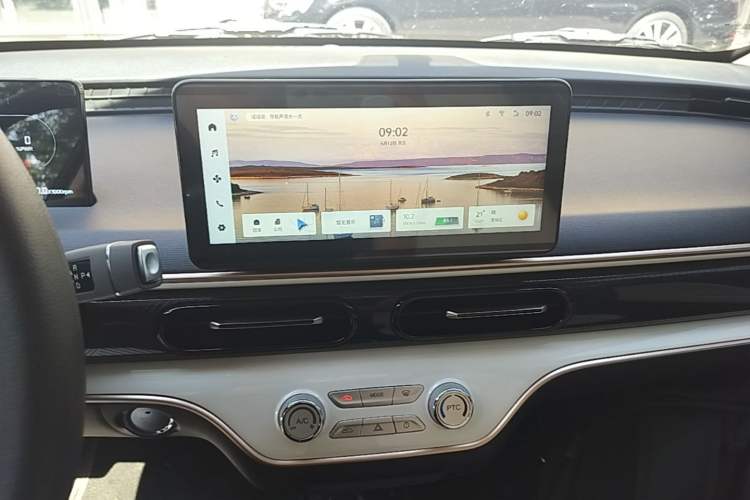 Used Chery QQ Domi 2025 Model 305km Comfort Edition Audio And AC Panel