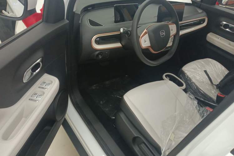 Used Chery QQ Domi 2025 Model 305km Comfort Edition Driver Seat