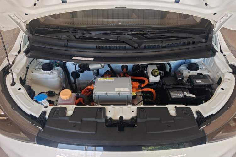 Used Chery QQ Domi 2025 Model 305km Comfort Edition Engine Bay