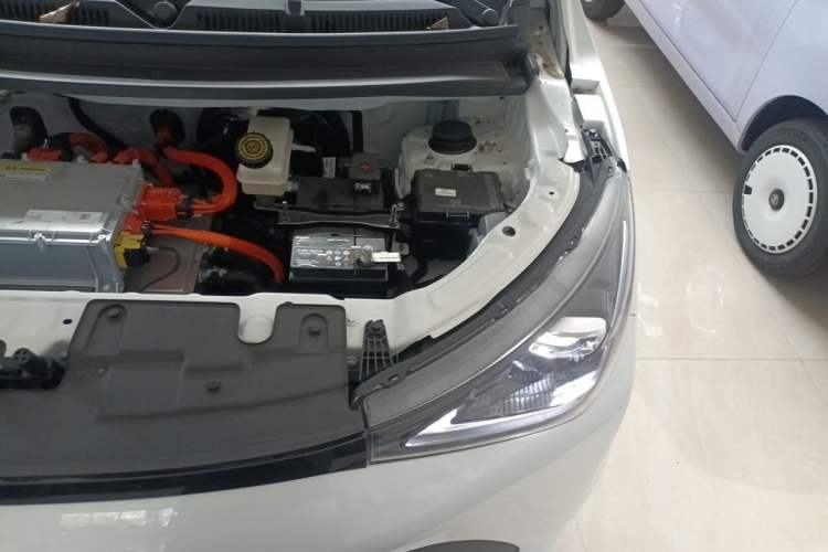 Used Chery QQ Domi 2025 Model 305km Comfort Edition Engine Bay Left