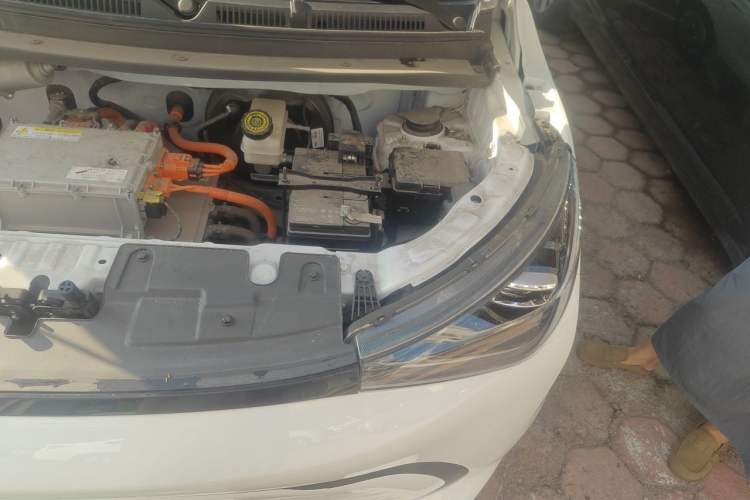 Used Chery QQ Domi 2025 Model 305km Comfort Edition Engine Bay Left