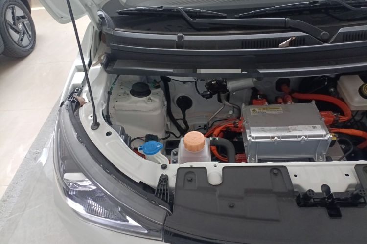 Used Chery QQ Domi 2025 Model 305km Comfort Edition Engine Bay Right