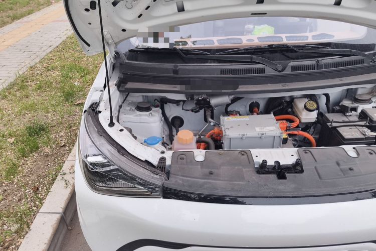 Used Chery QQ Domi 2025 Model 305km Comfort Edition Engine Bay Right