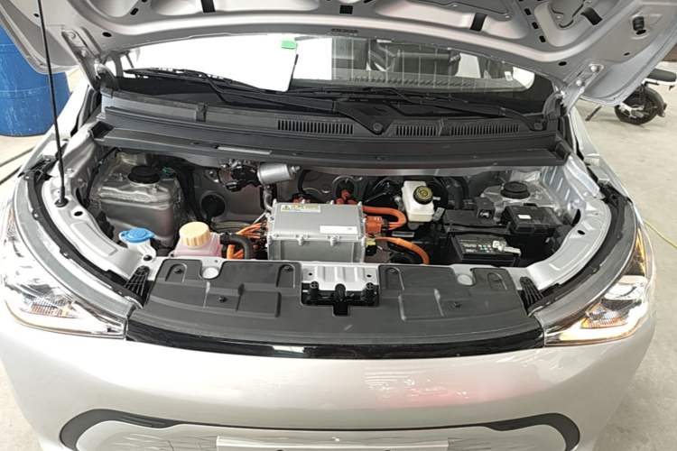 Used Chery QQ Domi 2025 Model 305km Comfort Edition Engine Bay