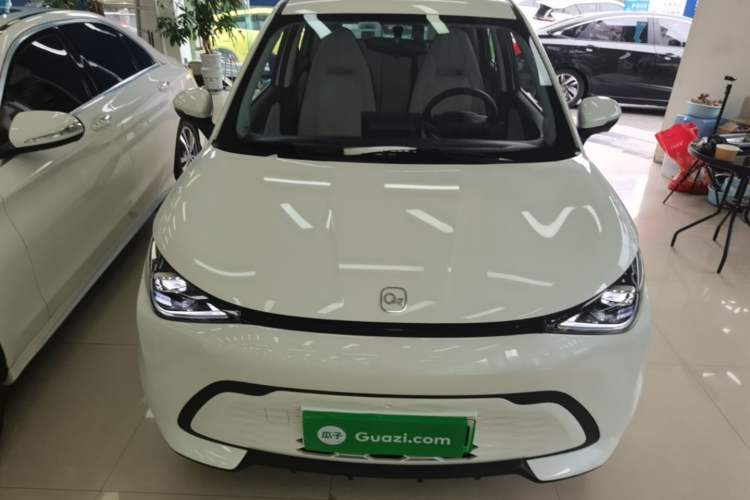Used Chery QQ Domi 2025 Model 305km Comfort Edition Front