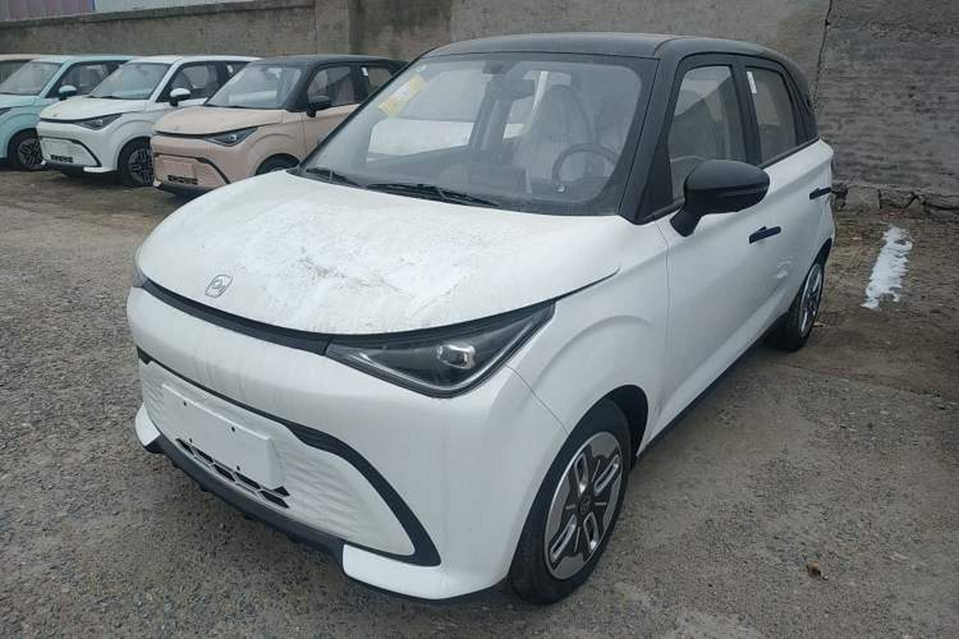 Used Chery QQ Domi 2025 Model 405km Comfort Edition Front Left 45 Deg