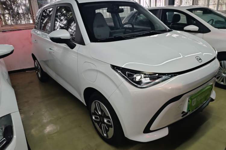 Used Chery QQ Domi 2025 Model 305km Comfort Edition Front Right 45 Deg
