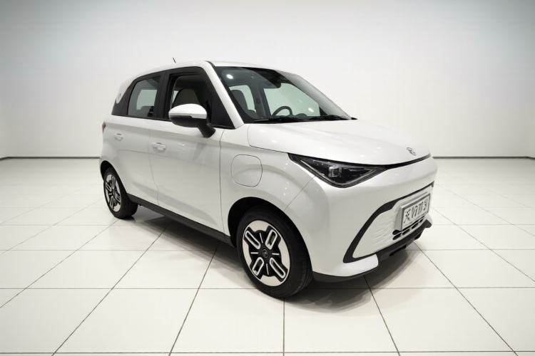Used Chery QQ Domi 2025 Model 305km Comfort Edition Front Right 45 Deg