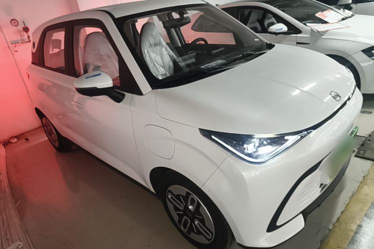 Used Chery QQ Domi 2025 Model 405km Comfort Edition Front Right 45 Deg