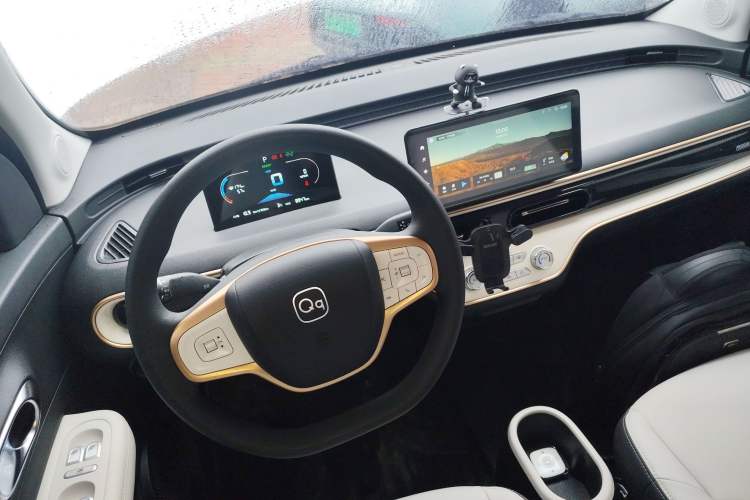 Used Chery QQ Domi 2025 Model 305km Comfort Edition Gear Lever