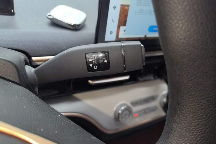 Used Chery QQ Domi 2025 Model 305km Comfort Edition Gear Lever