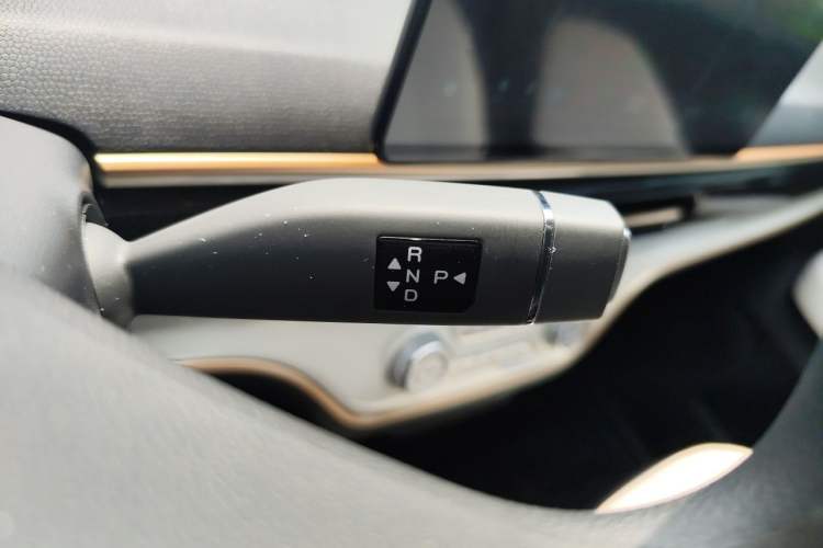 Used Chery QQ Domi 2025 Model 305km Comfort Edition Gear Lever