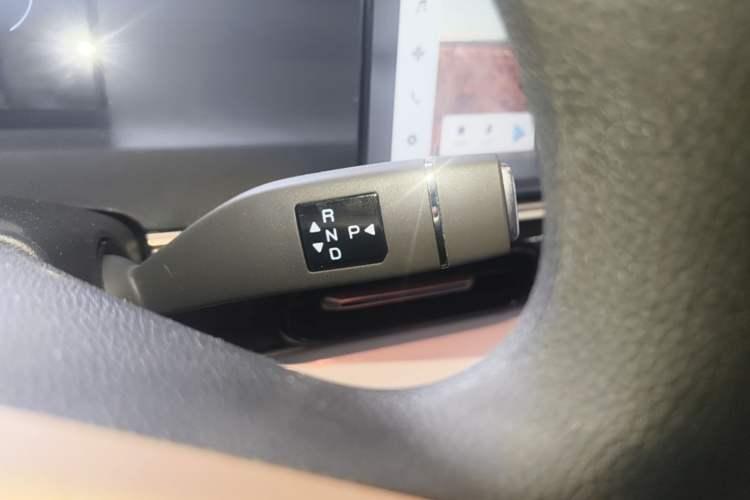 Used Chery QQ Domi 2025 Model 405km Comfort Edition Gear Lever