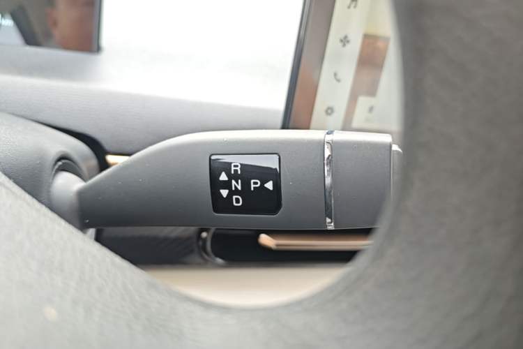 Used Chery QQ Domi 2025 Model 305km Comfort Edition Gear Lever