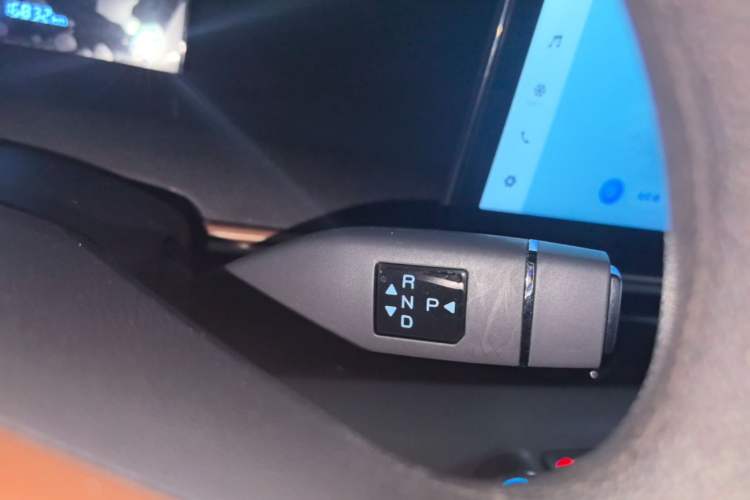 Used Chery QQ Domi 2025 Model 305km Comfort Edition Gear Lever