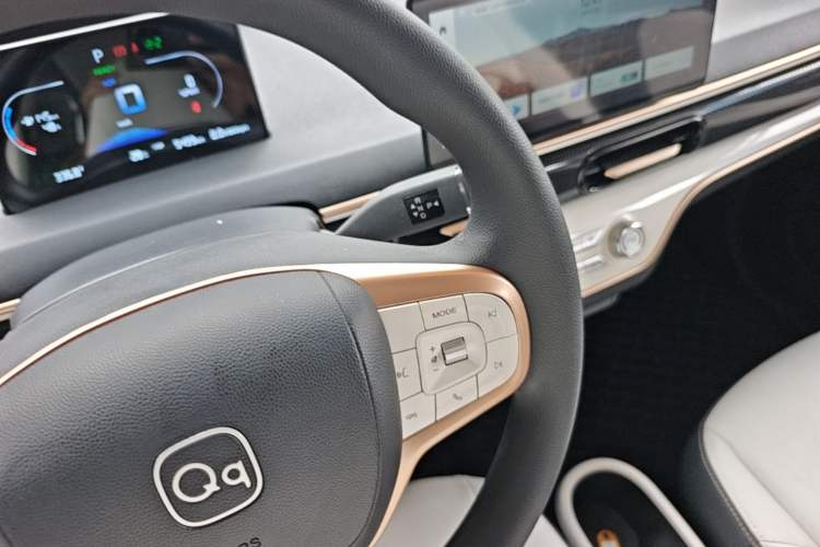 Used Chery QQ Domi 2025 Model 305km Comfort Edition Gear Lever