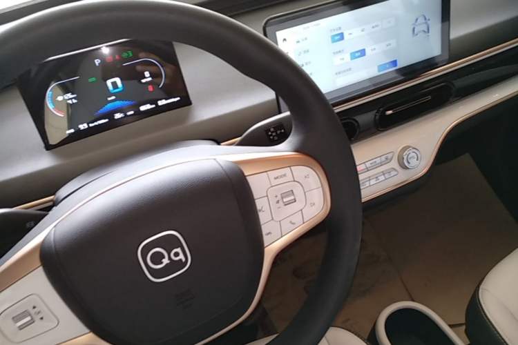 Used Chery QQ Domi 2025 Model 305km Comfort Edition Gear Lever