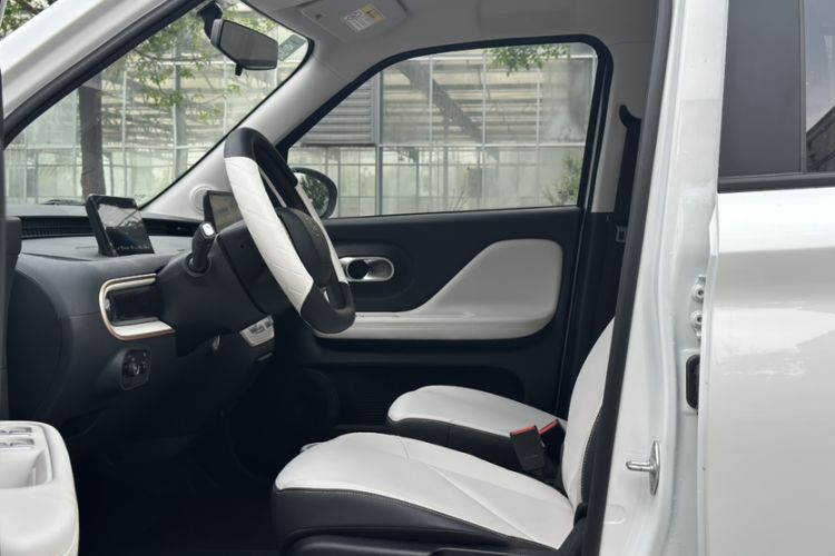 Used Chery QQ Domi 2025 Model 305km Comfort Edition Interior 10