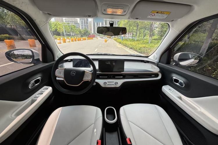 Used Chery QQ Domi 2025 Model 305km Comfort Edition Interior 2