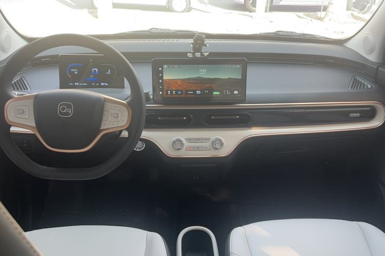 Used Chery QQ Domi 2025 Model 305km Comfort Edition Interior 3