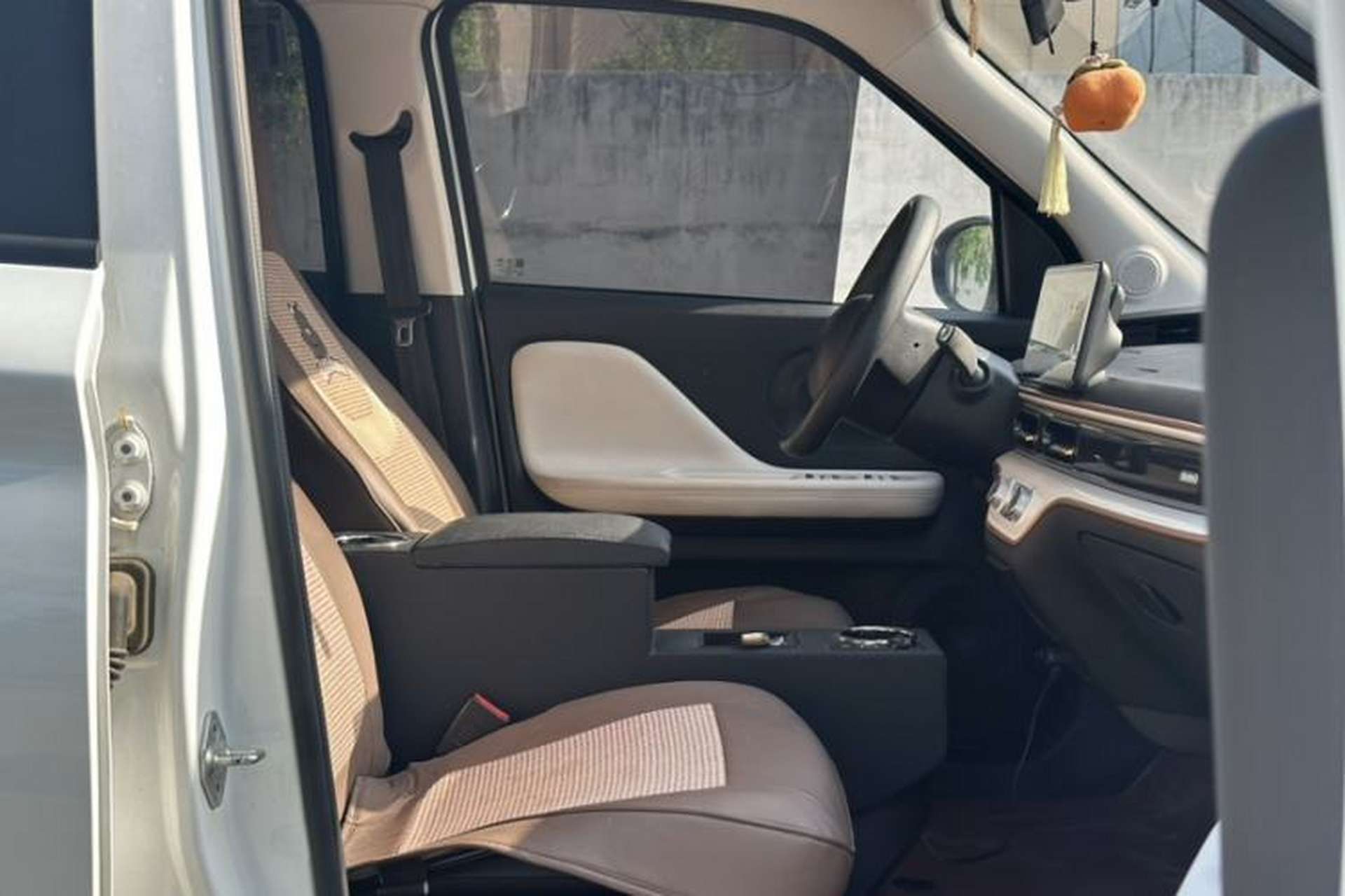 Used Chery QQ Domi 2025 Model 305km Comfort Edition Interior 7
