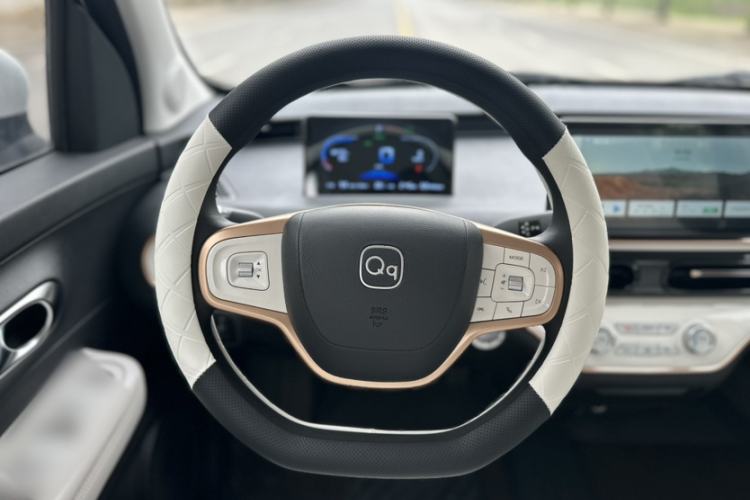 Used Chery QQ Domi 2025 Model 305km Comfort Edition Interior 9