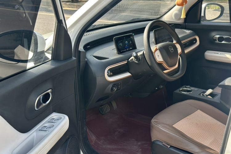 Used Chery QQ Domi 2025 Model 305km Comfort Edition Interior 9