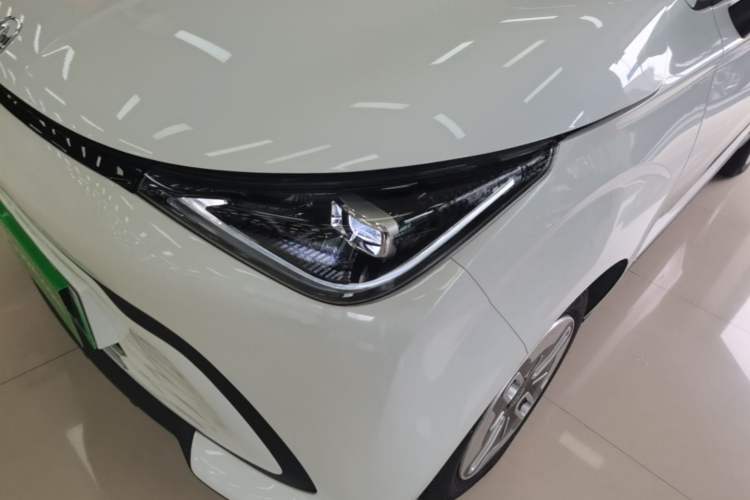 Used Chery QQ Domi 2025 Model 305km Comfort Edition Left Front Headlight
