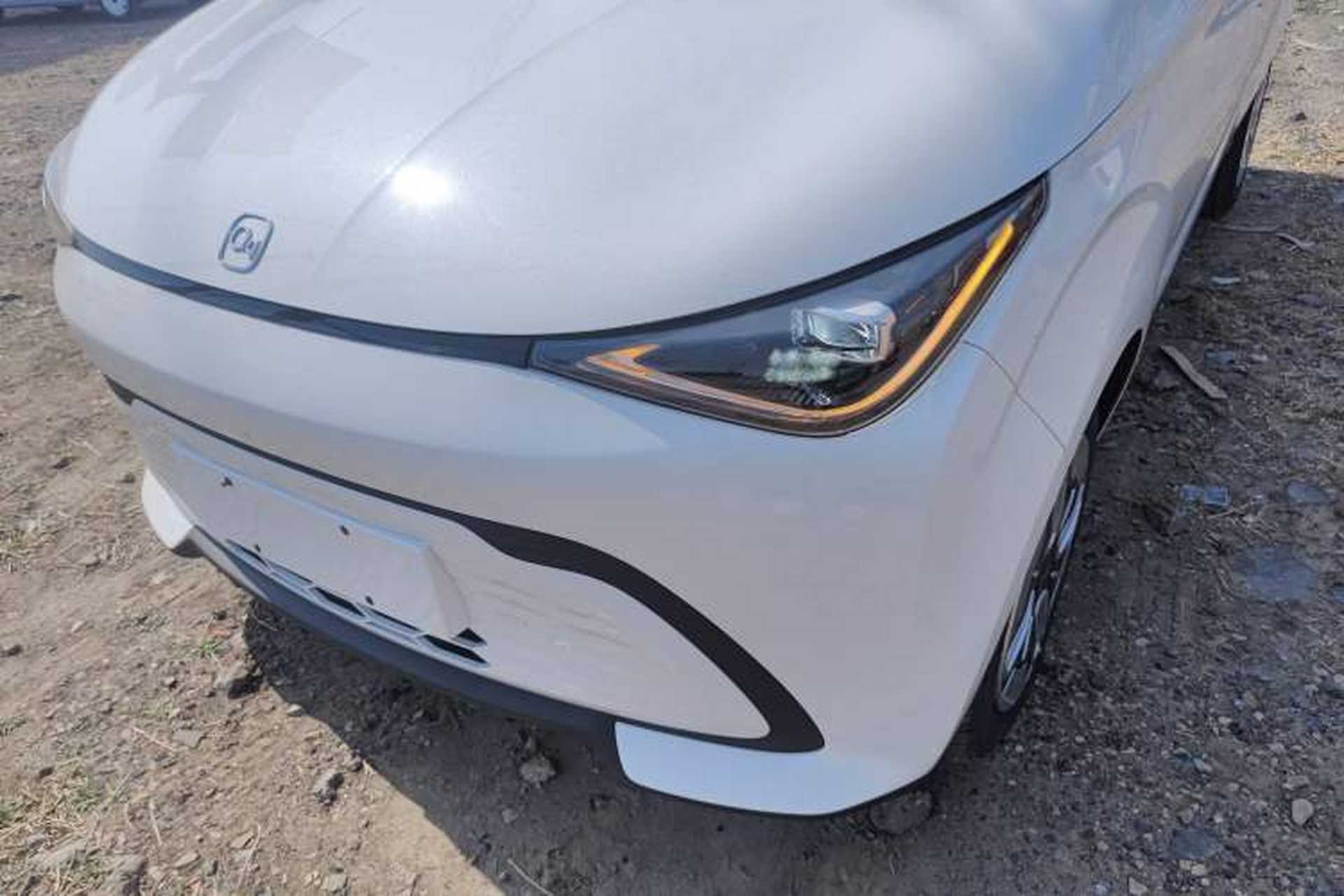 Used Chery QQ Domi 2025 Model 305km Comfort Edition Left Front Headlight