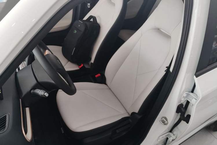 Used Chery QQ Domi 2025 Model 305km Comfort Edition Left Front Seat