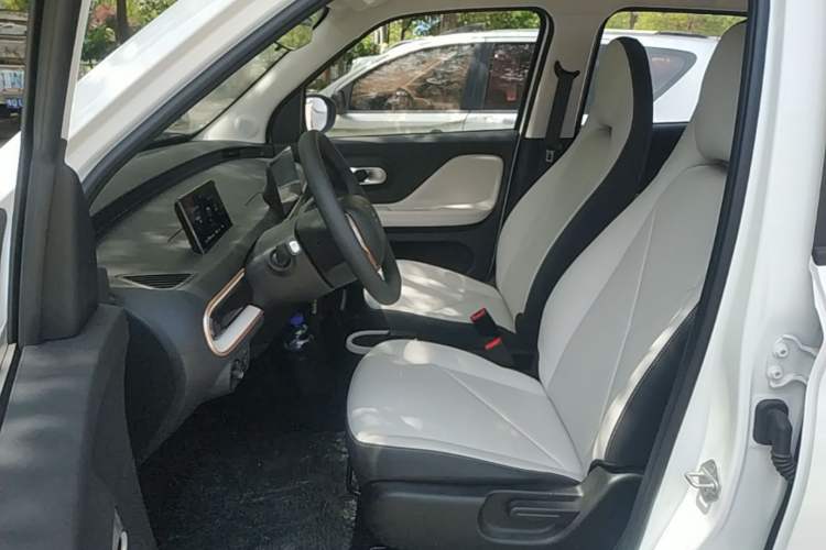 Used Chery QQ Domi 2025 Model 305km Comfort Edition Left Front Seat