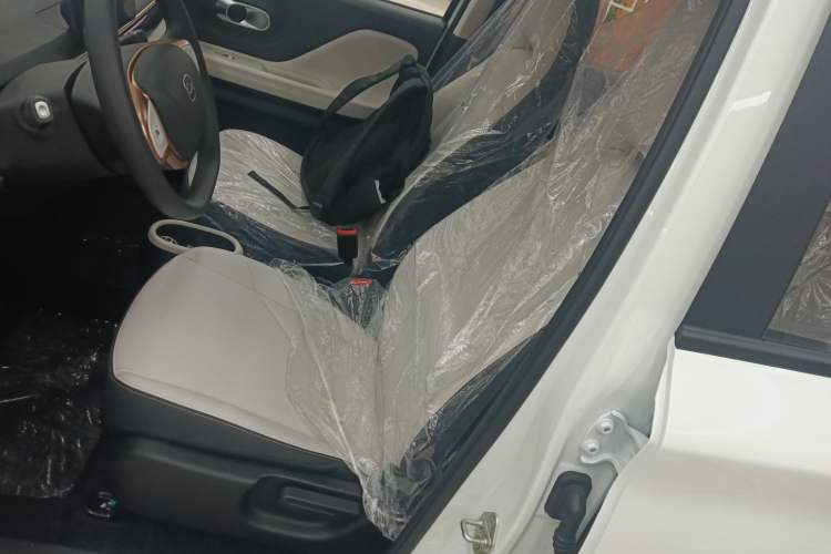 Used Chery QQ Domi 2025 Model 305km Comfort Edition Left Front Seat