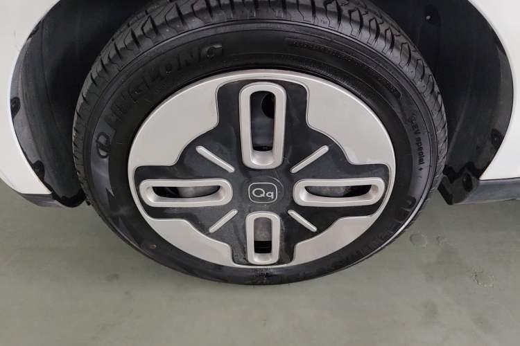 Used Chery QQ Domi 2025 Model 305km Comfort Edition Left Front Wheel Hub