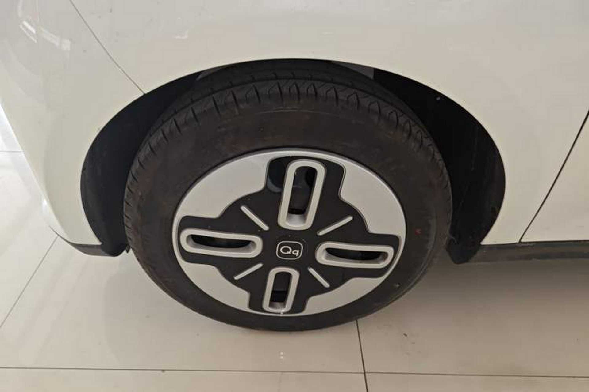 Used Chery QQ Domi 2025 Model 305km Comfort Edition Left Front Wheel Hub