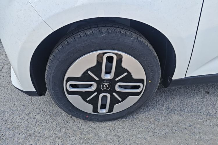 Used Chery QQ Domi 2025 Model 305km Comfort Edition Left Front Wheel Hub